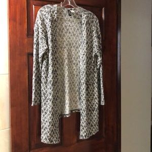 Black and white cover up/ duster